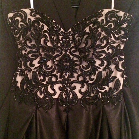 Beautiful black Jovani gown size 20 - Picture 1 of 8